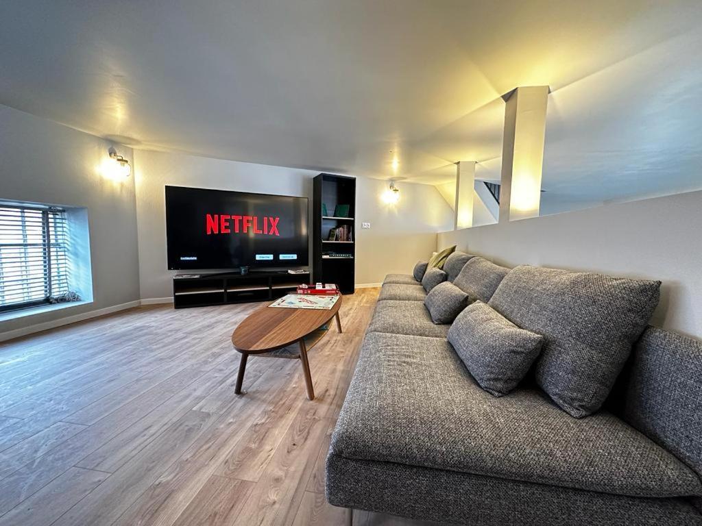 "Silk & Suites" City Center Saint-Etienne  Bagian luar foto